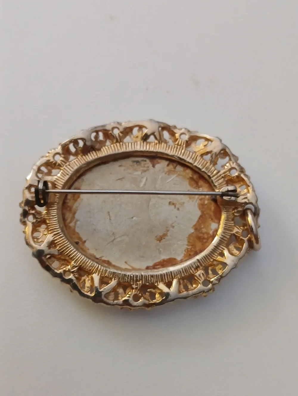 Vintage Fragonard Courting Couple Gold-Tone Porcelain Brooch/Pendant